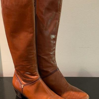 IB 57  VINTAGE SALVATORE FERRAGAMO TALL LEATHER BOOTS 