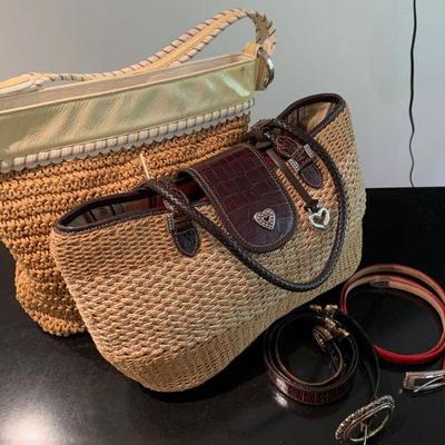 IB 58. VINTAGE DESIGNER BRIGHTON GROUP STRAW HAND BAGS & LEATHER BELTS