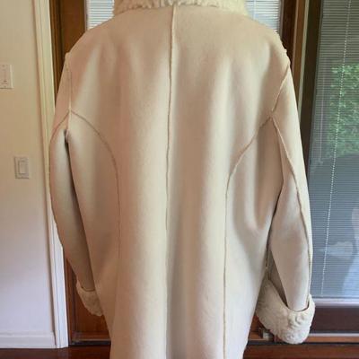 IB 68  COLDWATER CREEK IVORY FAUX FUR & POLYESTER JACKET