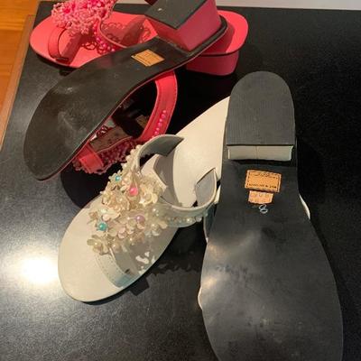 IB 71 VINTAGE 70s HOT PINK SANDALS & WHITE SANDALS CHUNKY BLOCK HEELS