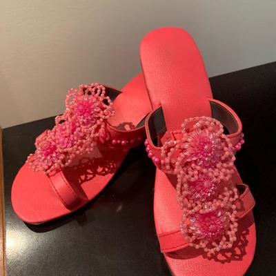 IB 71 VINTAGE 70s HOT PINK SANDALS & WHITE SANDALS CHUNKY BLOCK HEELS