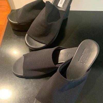  IB 62B   OPEN TOE ELASTIC SLIDES PLATFORM STEVE MADDEN 