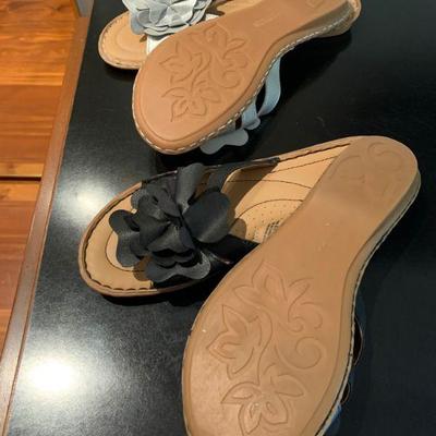  IB 73  BLACK & SILVER PAIRS OF FLOWER SANDALS KOHL'S BRAND