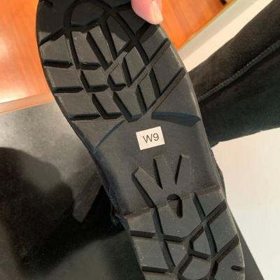 IB 80A  UGGS KNOCK OFFS WINTER BOOTS SIZE 9W
