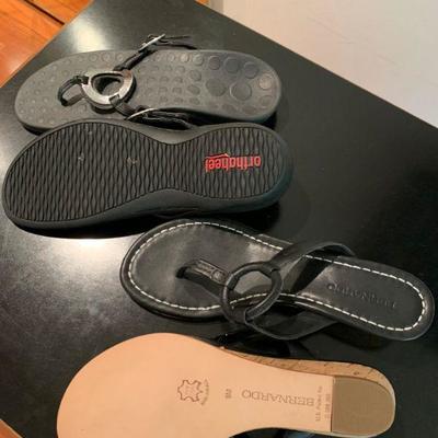 IB 81  TWO PAIRS BLACK THONG SANDALS SIZE 9