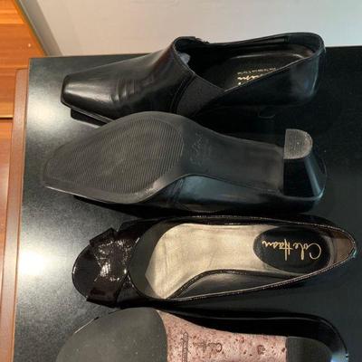 IB 82  TWO PAIRS LEATHER DRESS SHOES SIZE 9
