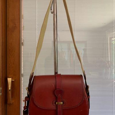 IB 91 VINTAGE DOONEY BURKE RED LEATHER SHOULDER BAG