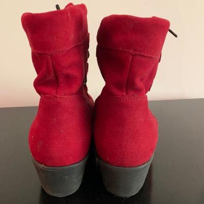 IB 97  RED LACE UP WEDGE BOOTIE SIZE 9