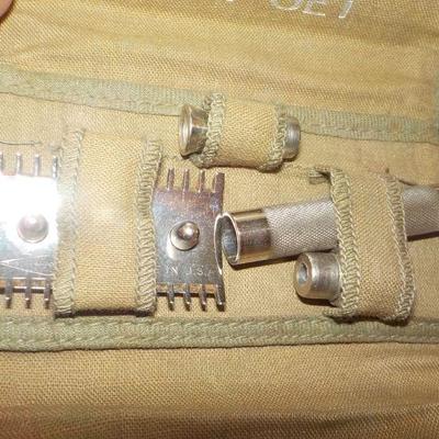 " Khaki Set Gillette Military Razor"