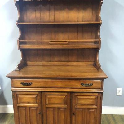 Vintage Pennsylvania House maple hutch and buffet.