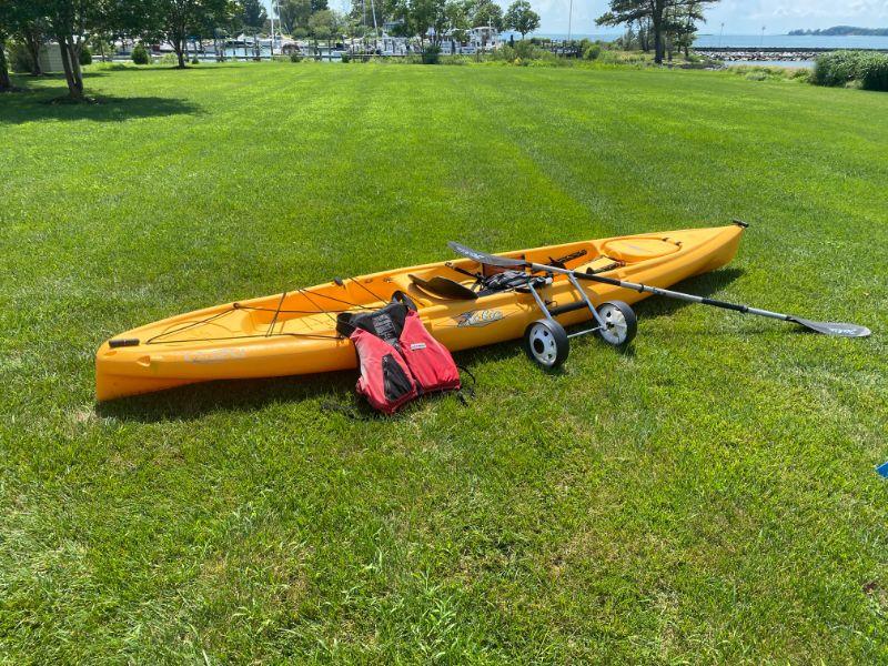 Lot 538 Hobie Quest Kayak with Paddle, Life Jacket and Cart