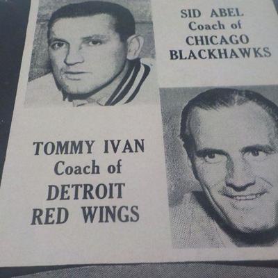 ' Official Program of Chicago Blackhawks vs Detriot Red Wings 1954" Signed...