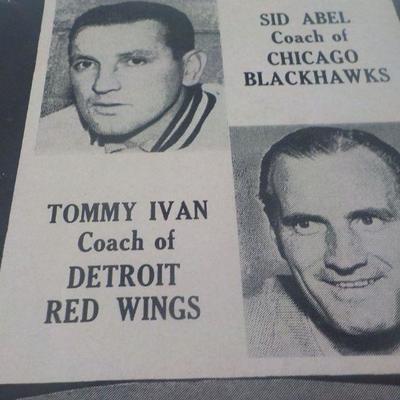 ' Official Program of Chicago Blackhawks vs Detriot Red Wings 1954