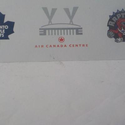 Toronto Maple leafs Hockey payer " Tie Domi" signed autograph.