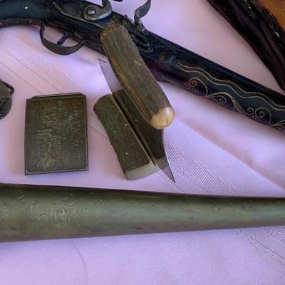 LOT 178  GROUP OF ANTIQUE ODDITIES CABIN DECOR 