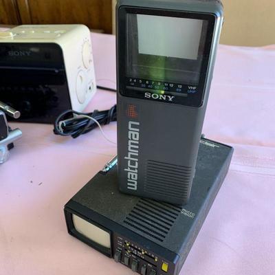 LOT 180  GROUP OF VINTAGE SONY ELECTRONICS