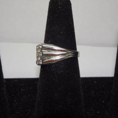 Silver Tone Rhinestone Ring 