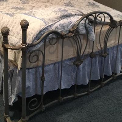 Heavy Cast Queen Size Iron Victorian Style Bed