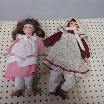 Lot 58 - Collectible Dolls