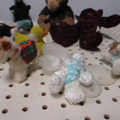 Lot 79 - Collectible Animals  