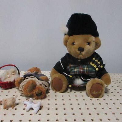 :Lot 84 - Harrods - Boyds - & Collectible Animals 