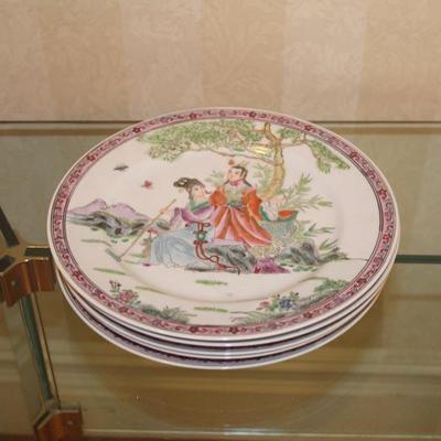 Vintage Chinese Porcelain Plate Set (5)