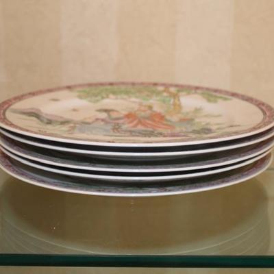 Vintage Chinese Porcelain Plate Set (5)