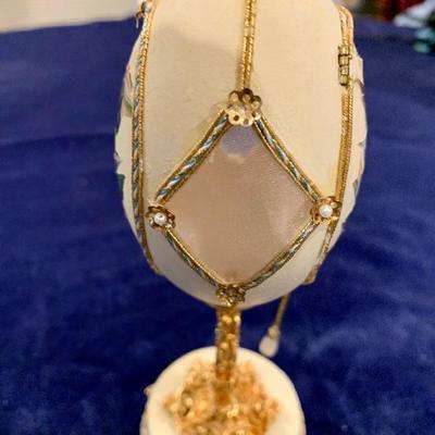 Mixed Lot of Porcelain and Collectible Items