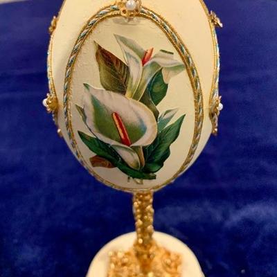 Mixed Lot of Porcelain and Collectible Items