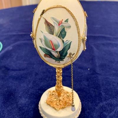 Mixed Lot of Porcelain and Collectible Items