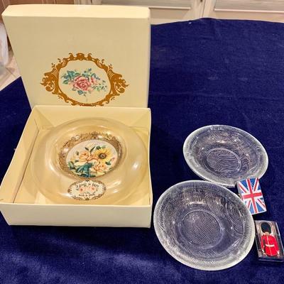 Mixed Collectables and Glassware Lot