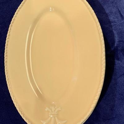 Serving Platters/Bowls 20 Piece Lot