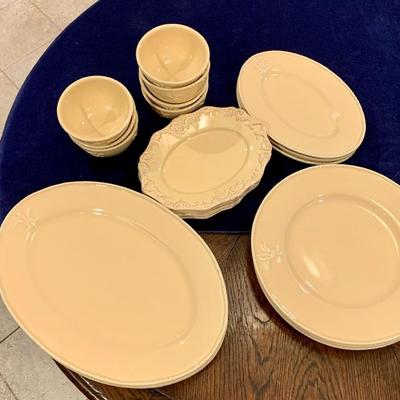 Serving Platters/Bowls 20 Piece Lot