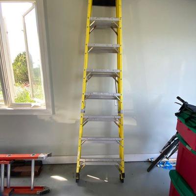 Lot # 572   8' Fiberglass Ladder 