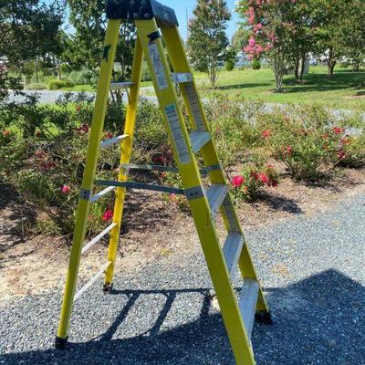 Lot # 573   6' Fiberglass Ladder 