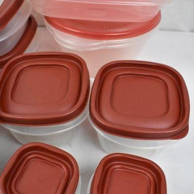 15 Food Containers with Lids. Rubbermaid Clear & Red