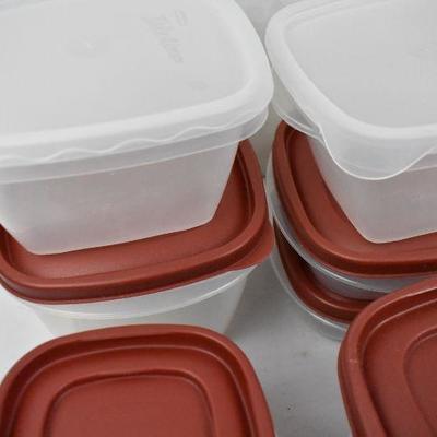 15 Food Containers with Lids. Rubbermaid Clear & Red