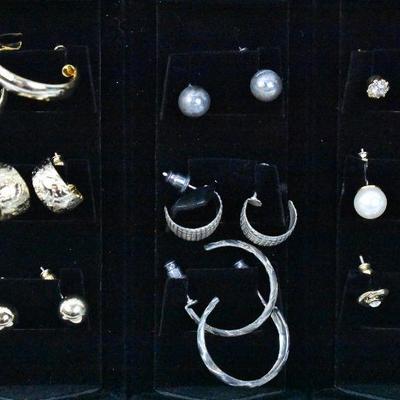 Black Velvet Box Earring Organizer Case with 9 pairs of Earrings