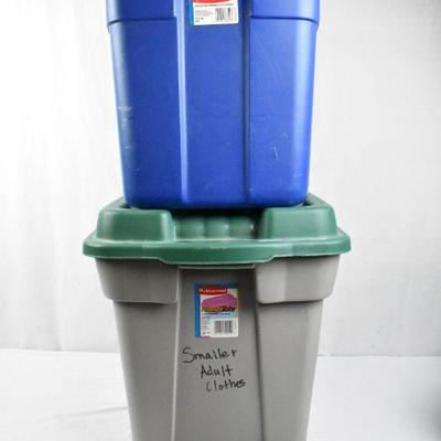 2 Rubbermaid Plastic Storage BIns with Lids: Blue/Dark Blue & Gray/Green