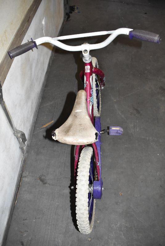 16 Girls Huffy Sea Star Bike Used Front Tire has a Slow Leak EstateSales