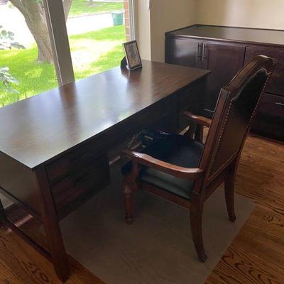Wynwood Company Dark-Oak Office Desk 