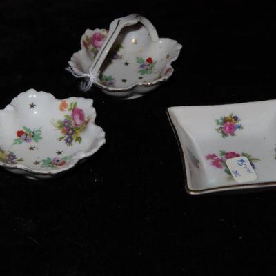 Vintage hand painted mini dishes