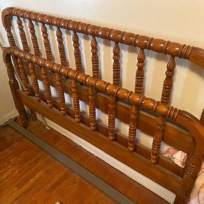 Spindle Headboard Footboard with Rails