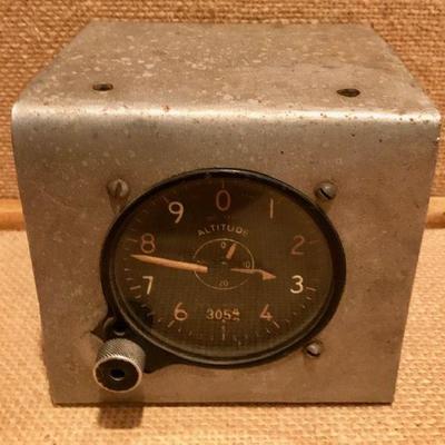 Vintage U.S. Army Altimeter