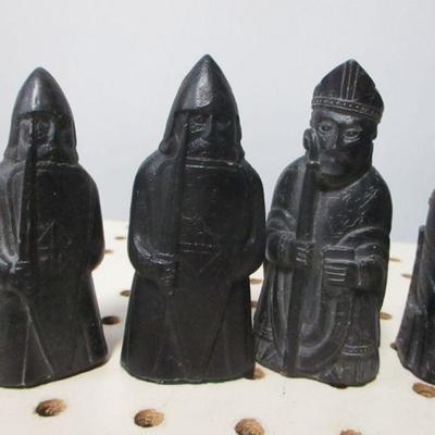Lot 102 - Chess Pieces