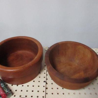 Lot 104 - Wooden Bowls - Pictures - Basket