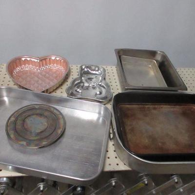 Lot 105 - Baking Items