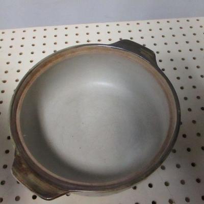 Lot 108 - Pottery Dish 