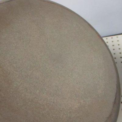 Lot 108 - Pottery Dish 