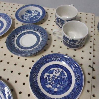 Lot 112 - Blue & White China - Johnson Brothers - Woods Ware 